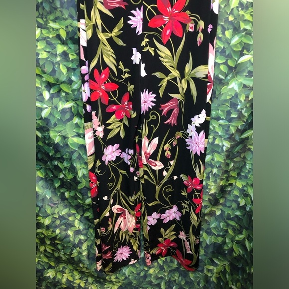 Floral Halter Neck jumpsuit - Black and Pink - Picture 9 of 16